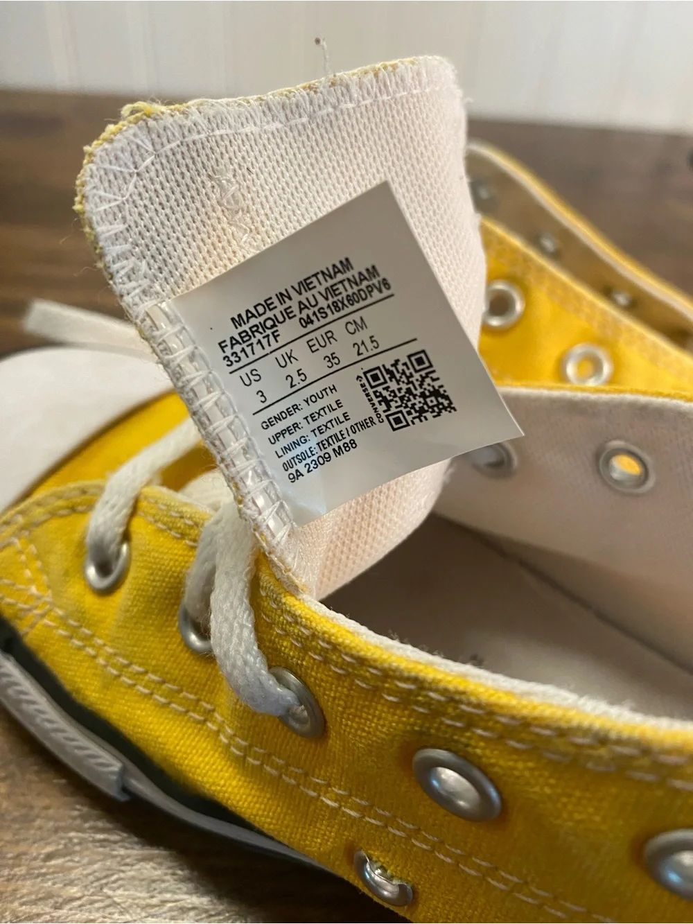 Converse - Kids Yellow low top lace-up Canvas Sneakers - size: YOUTH 3